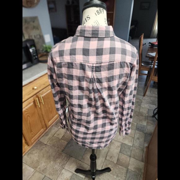 Button down - Picture 3 of 8